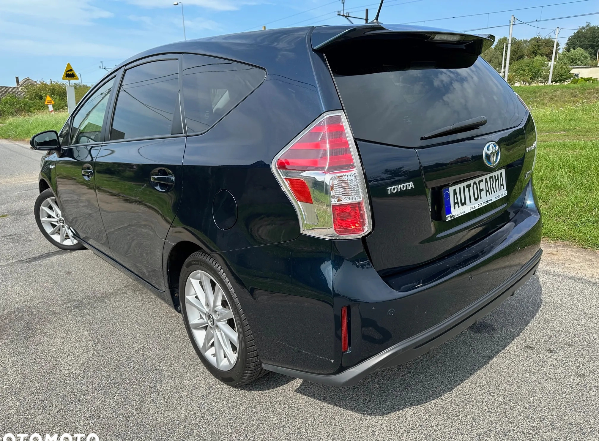 Toyota Prius+ cena 73677 przebieg: 158000, rok produkcji 2018 z Gąbin małe 667